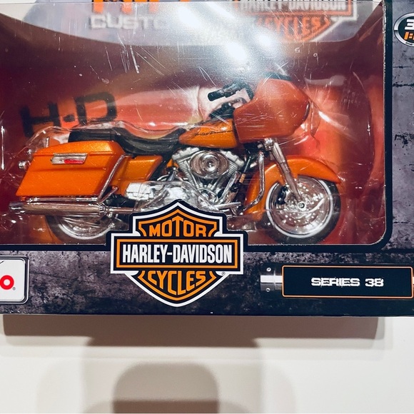 NIB Maisto Harley-Davidson Motorcycles 2002 FLTR Road Glide Model Series 38 - Picture 2 of 5